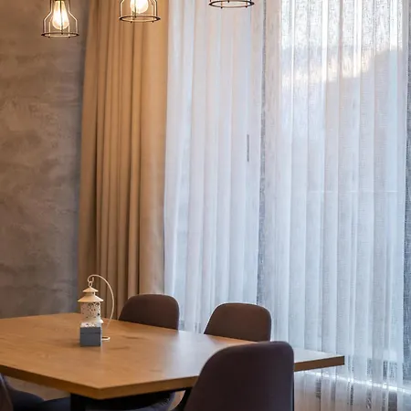 Spacious, Free Parking, 3min Beach, Flora Panorama