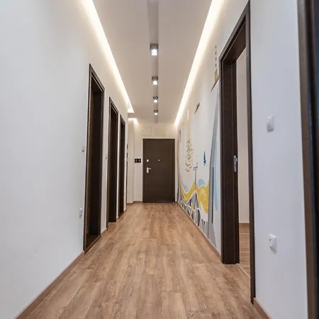 Spacious, Free Parking, 3min Beach, Flora Panorama דירה בורגאס
