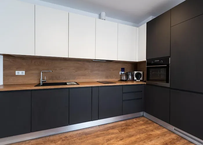 Lägenhet Spacious, Free Parking, 3min Beach, Flora Panorama Burgas