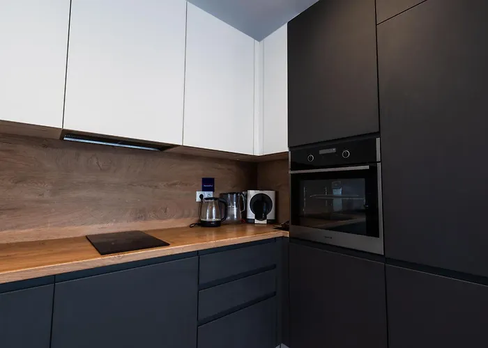 Spacious, Free Parking, 3min Beach, Flora Panorama Lägenhet *