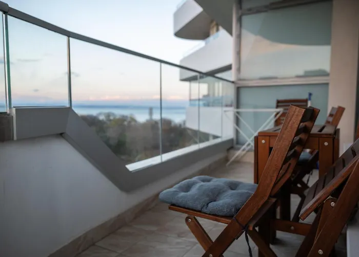 Lägenhet Spacious, Free Parking, 3min Beach, Flora Panorama