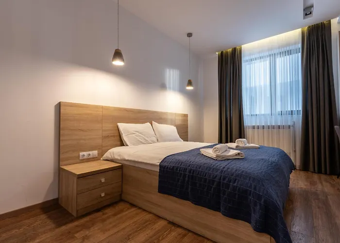 Spacious, Free Parking, 3min Beach, Flora Panorama *