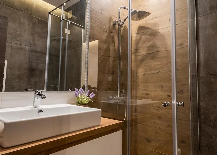 Lägenhet Spacious, Free Parking, 3min Beach, Flora Panorama