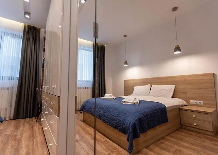 Spacious, Free Parking, 3min Beach, Flora Panorama Lägenhet